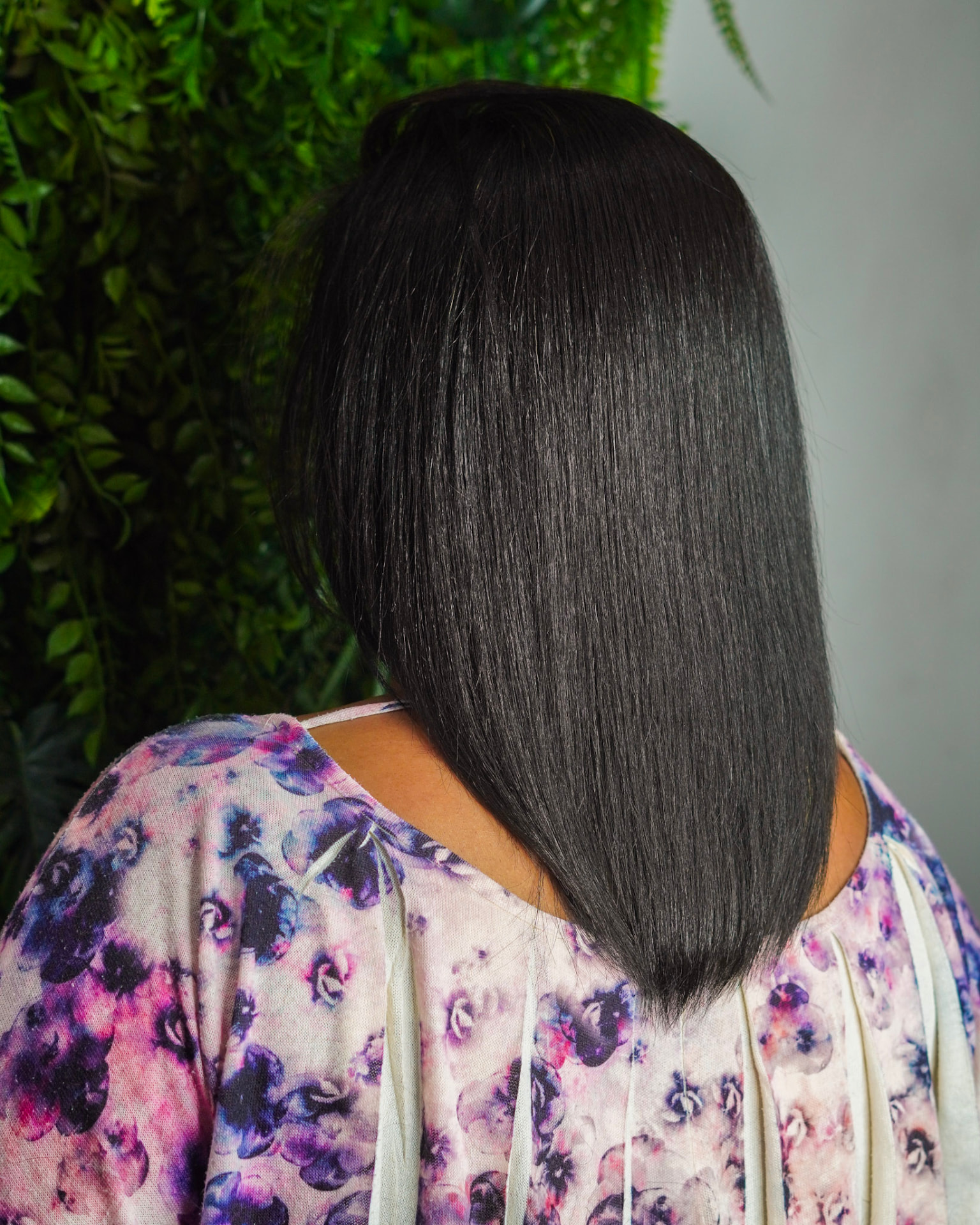 Cabelo liso, brilhante e alinhado em movimento